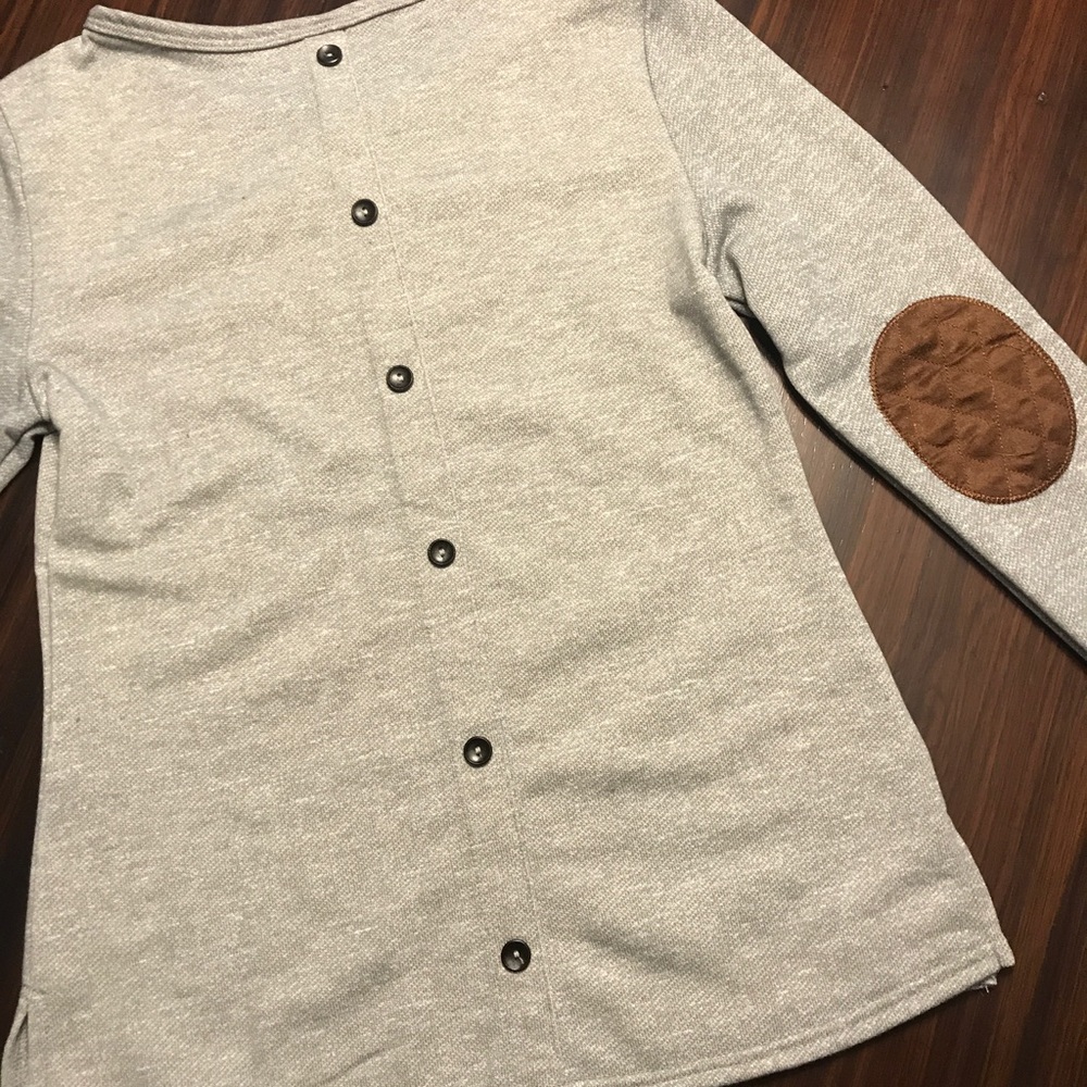 Brand new sweater! - Picture 3 of 6